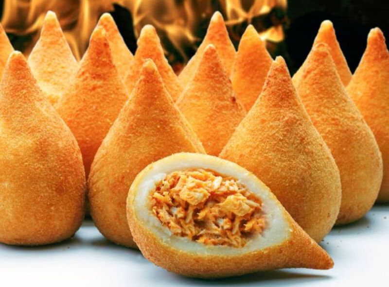 Món bánh Coxinhas nổi tiếng ở đường phố Brazil