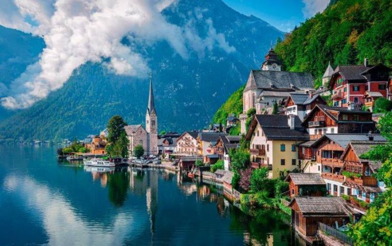 Khung cảnh yên bình, thơ mộng của làng Hallstatt