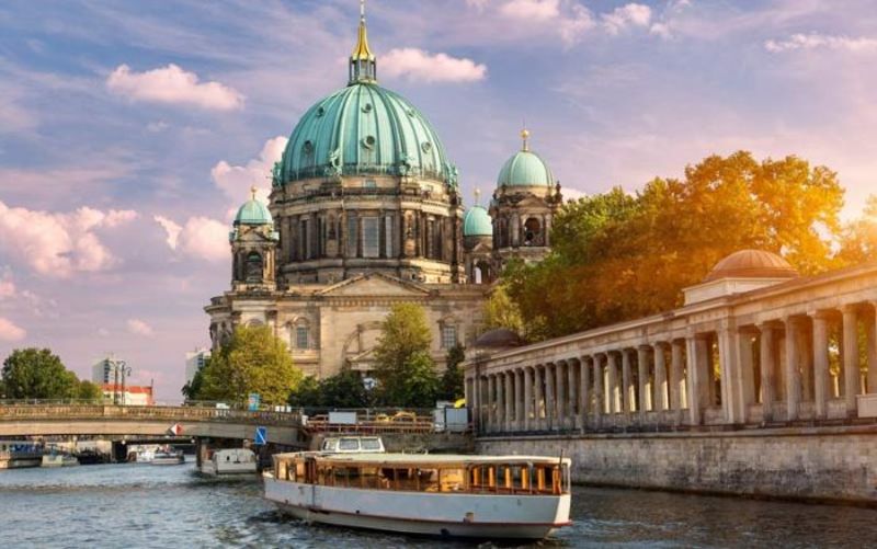 Khung cảnh trầm mặc mang màu sắc của thời gian tại thủ đô Berlin