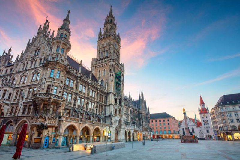 Các công trình cổ ở thành phố Munich luôn có sức hút cực lớn với các du khách