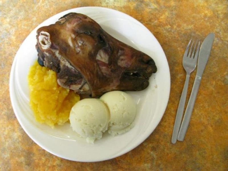 Món đầu dê là đặc sản quen thuộc ở Kenya 