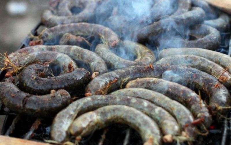 Xúc xích đặc trưng của người Kenya mang tên Mutura