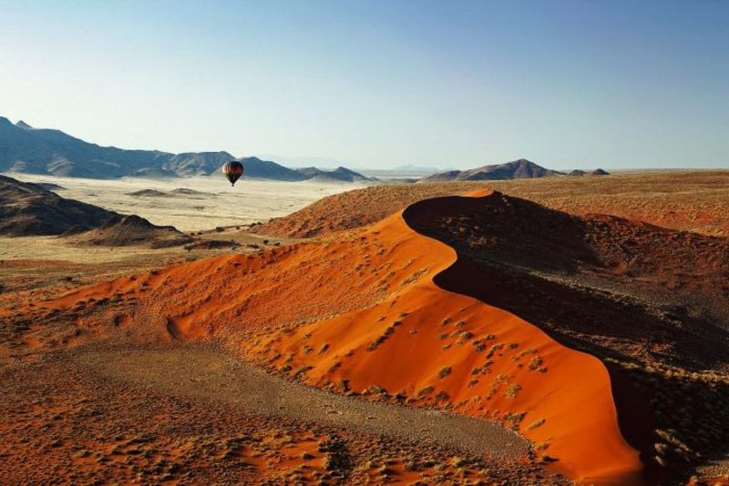 Check in Sossusvlei chiêm ngưỡng cồn cát bí ẩn và khinh khí cầu tuyệt đẹp