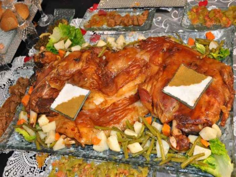 Thịt cừu Mechoui là món ăn truyền thống rất nổi tiếng trong ẩm thực Maroc