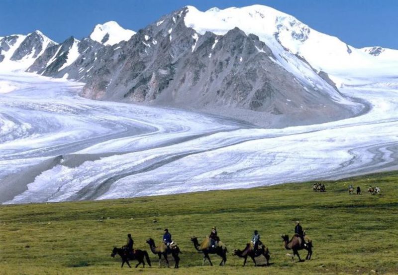Check in công viên Altai Tavan Bogd