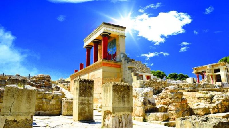Tàn tích còn sót lại của cung điện Knossos cổ xưa