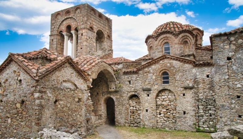 Khám phá kiến trúc cổ xưa và lịch sử hàng trăm năm ở thị trấn Mystras