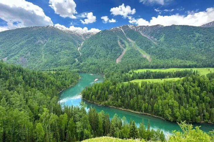 Du Lịch Tân Cương: Hà Nội - Urumqi - Vịnh Ngũ Sắc - Thắng cảnh Kanas - Hồ Sayram - Yining - Hỏa Diệm Sơn 8 Ngày Bay China Southern Airlines