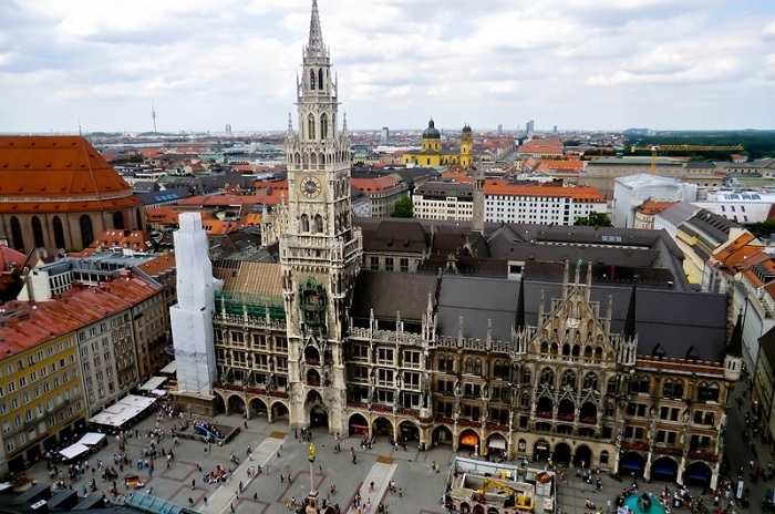 Tháp đồng hồ Rathaus-Glockenspiel
