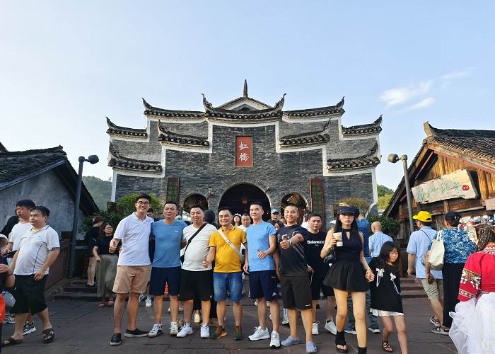 Du lịch Trung Quốc: HCM - Trương Gia Giới - Phượng Hoàng Cổ Trấn 5N4Đ Bay Vietjet & KS 4*