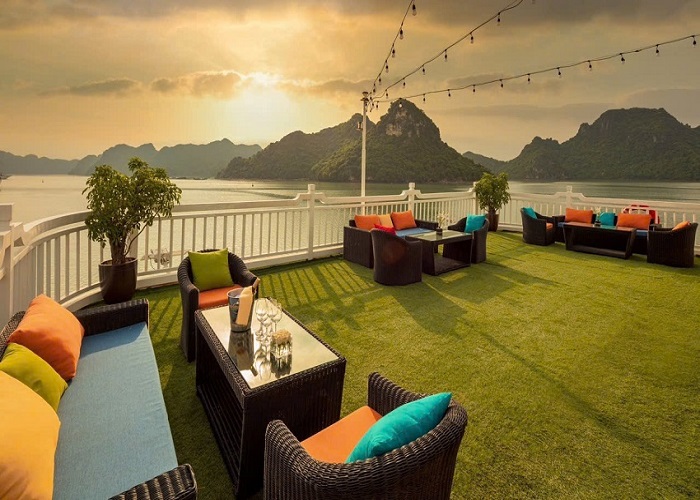 Tour du thuyền 5* Verdure Lotus Luxury 2N1Đ ngủ đêm trên Vịnh Hạ Long