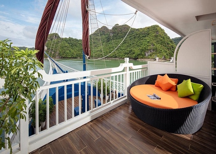 Tour du thuyền 5* Verdure Lotus Luxury 2N1Đ ngủ đêm trên Vịnh Hạ Long