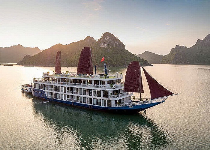 Tour du thuyền 5* Verdure Lotus Luxury 2N1Đ ngủ đêm trên Vịnh Hạ Long