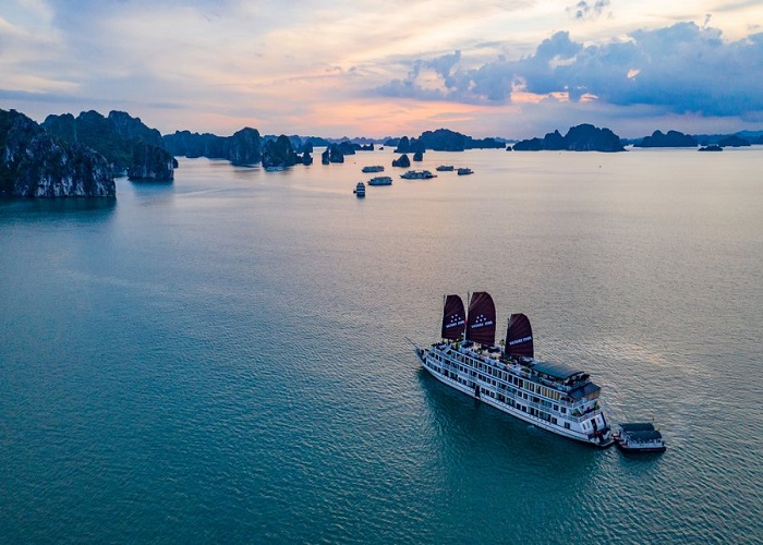 Tour du thuyền 5* Victory Star 2N1Đ ngủ đêm trên Vịnh Hạ Long