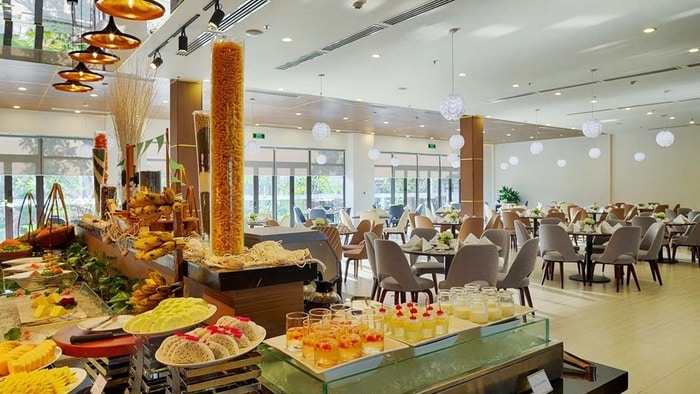 Phục vụ bữa sáng buffet