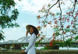 cầu sông Hương Huế