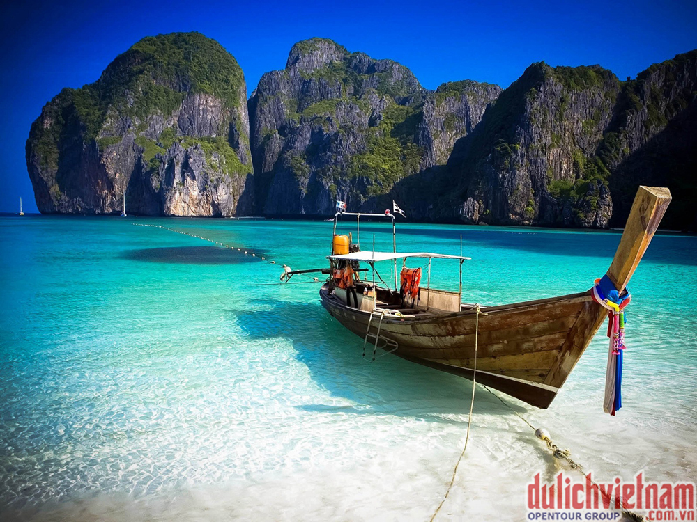 Đảo Phi Phi được đánh giá là một trong những hòn đảo đẹp nhất thế giới Đảo Phi Phi được đánh giá là một trong những hòn đảo đẹp nhất thế giới