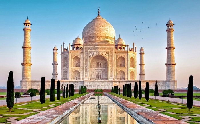 Biểu tượng tình yêu vĩnh cửu Taj Mahal