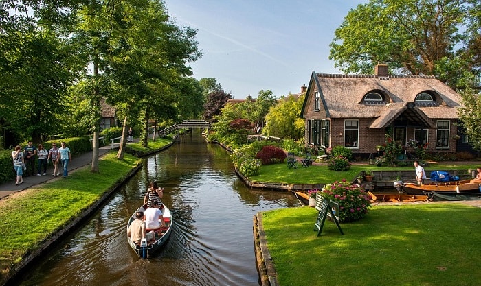 Ngôi làng Giethoorn