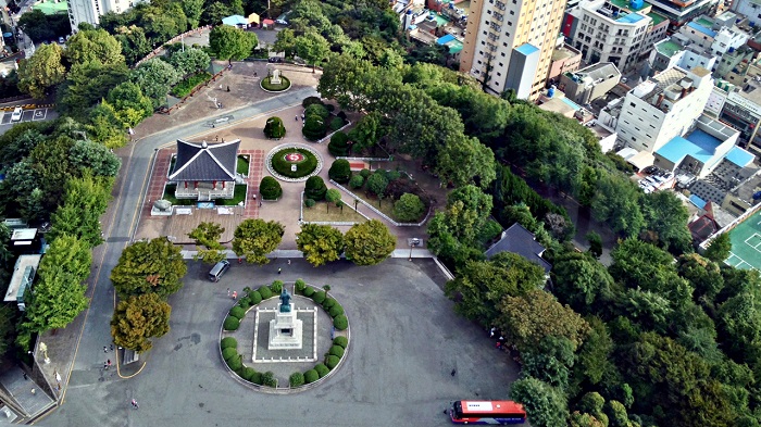  Công viên Yongdusan - còn là một khu vườn sinh thái vô cùng đa dạng