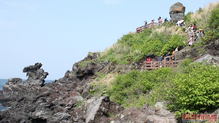 Yongduam Rock
