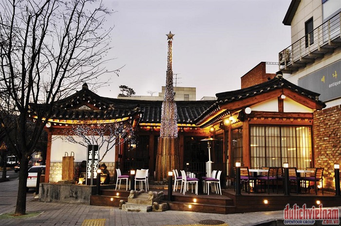 Làng Hanok - quán cafe ở trong ngôi làng