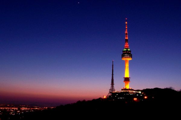 Ghé Namsan Tower để thỏa thích ngắm nhìn toàn cảnh Seoul