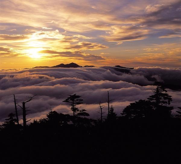 Hoàng hôn trên đỉnh Jinrusan