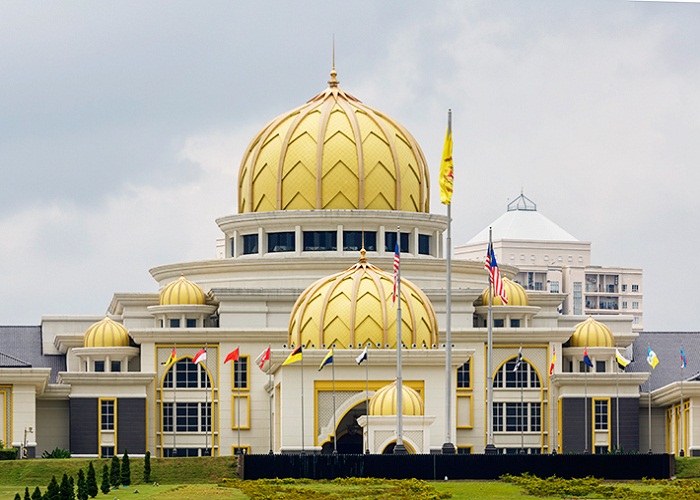 Cung điện hoàng gia