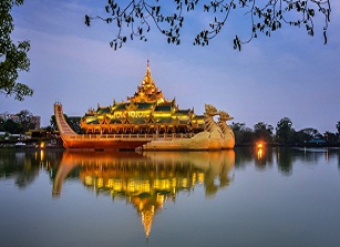 Cung điện nổi Karaweik Royal Barge