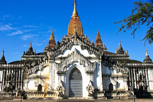 đền cổ ananda