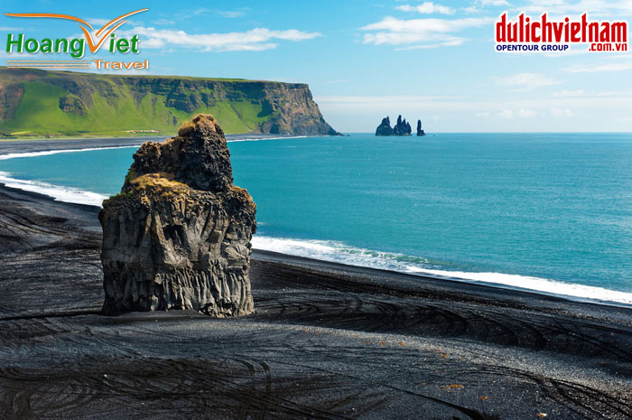 Bãi biển Cát đen độc đáo tại New Zealand