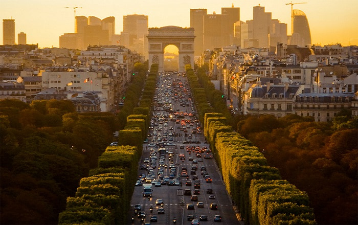 Đại Lộ Thiên Đàng Champs-Elysées dẫn tới Khải Hoàn Môn