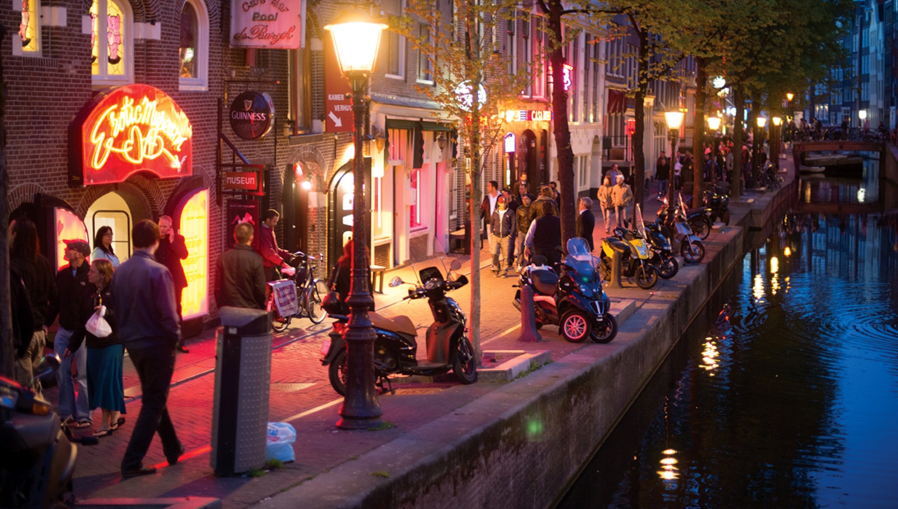 Phố đèn đỏ tại Amsterdam 