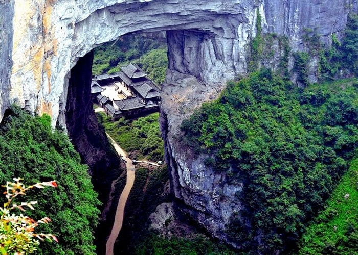 Thiên Sinh Tam Kiều