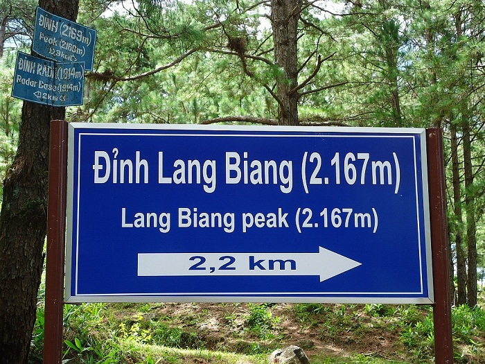 Chỉ dẫn lên đỉnh LangBiang