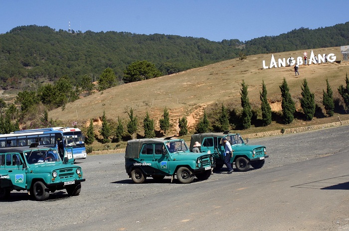 Xe Jeep lên đỉnh LangBiang Xe Jeep lên đỉnh LangBiang