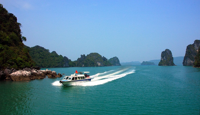 Tàu cao tốc tới Cô Tô