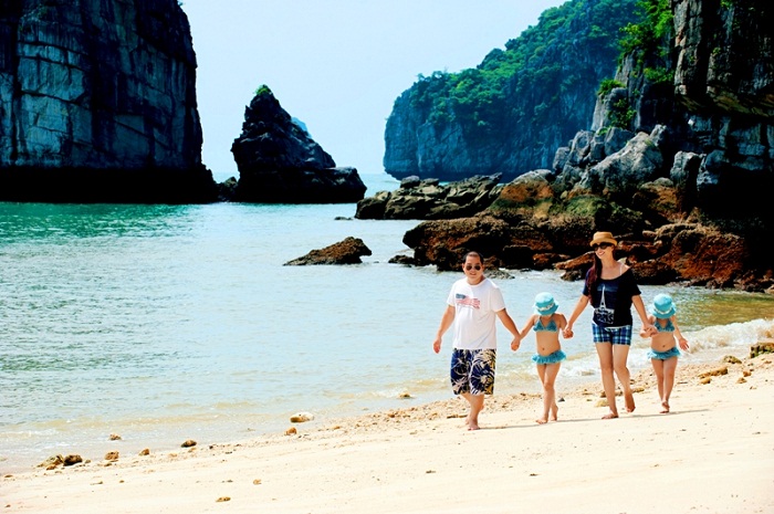 Các bãi biển là điểm check-in yêu thích của khách du lịch Các bãi biển là điểm check-in yêu thích của khách du lịch