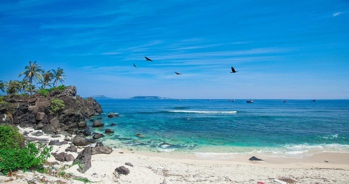 Đảo Bé với vẻ đẹp hoang sơ
