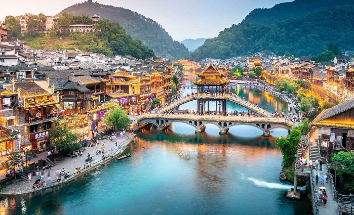 Toàn cảnh Phượng Hoàng Cổ Trấn