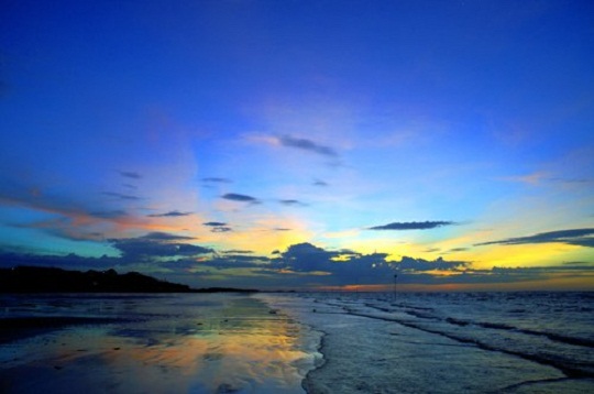 Bình minh trên biển Quất Lâm