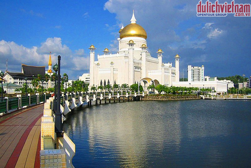 Hoàng cung Istana Nurul Iman - có nghĩa là “Cung điện ánh sáng của các vị Thánh”