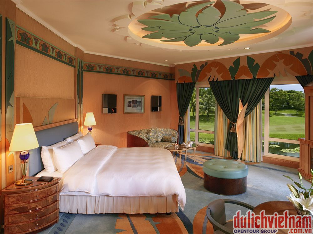 Phòng ngủ sang trọng, đầy đủ tiện nghi