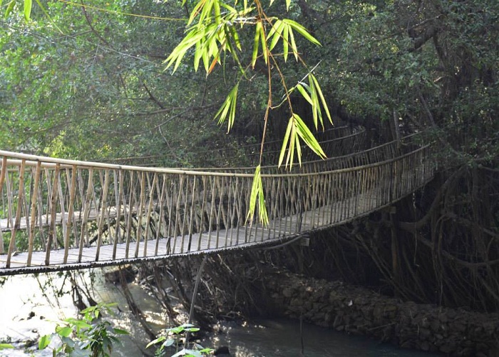 Cầu treo Buôn Đôn