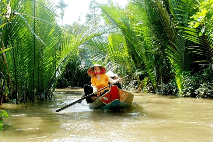 Du lịch Cần Thơ trải nghiệm bơi xuồng ba lá 