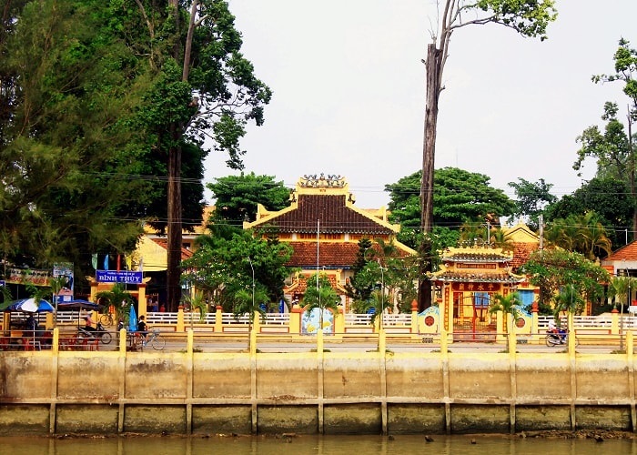 khách du lịch cần thơ có thể tham quan đình bình thủy