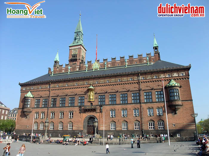 Tòa thị chính (Copenhagen city Hall) 