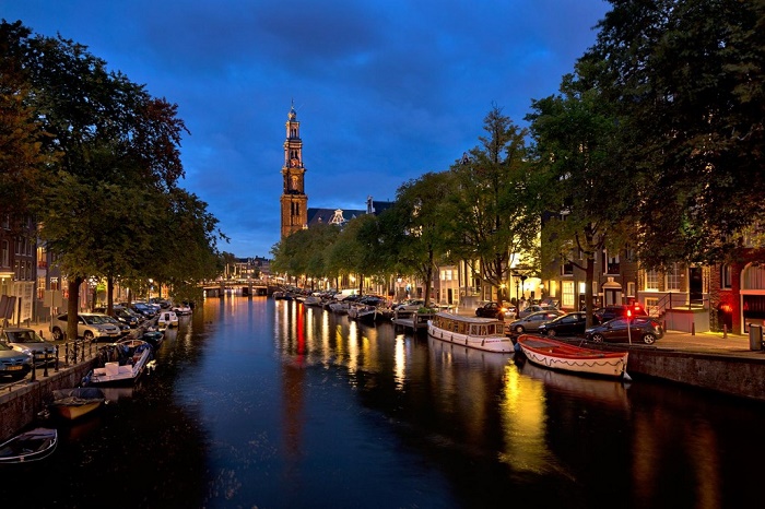 Dạo thuyền trên sông AMSTERDAM