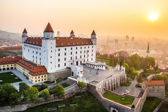 Lâu Đài Bratislava